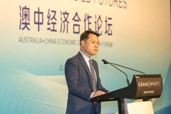 澳大利亚中国总商会墨尔本分会会长、中国南方航空墨尔本公司总经理潘元生为论坛致开幕词