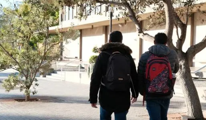 南半球冬至将至 澳大利亚多地遇持续寒流